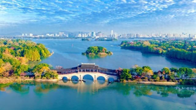 太湖治理传来好消息，且看无锡如何打出“组合拳”