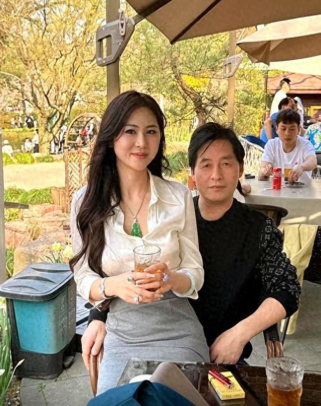 江苏美女嫁给杭州富豪，富豪比她大32岁，生下儿子后获赠2000万