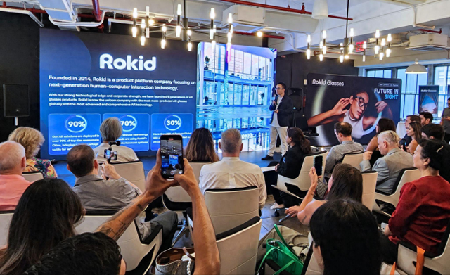 Rokid Glasses智能眼镜在美国纽约正式海外发布