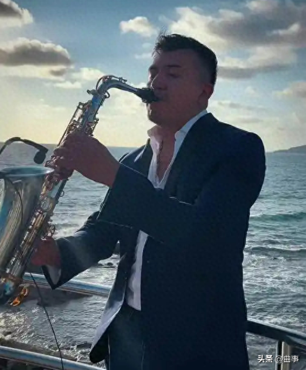 介绍几个好听的萨克斯曲子（30首超好听的萨克斯音乐）