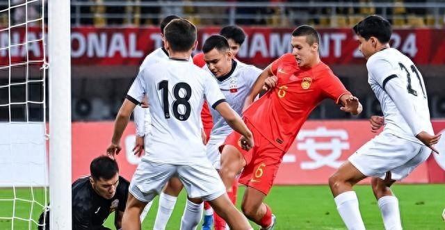 国足赞助商连夜撤退，三折球衣无人问津！中国男足商业价值减少
