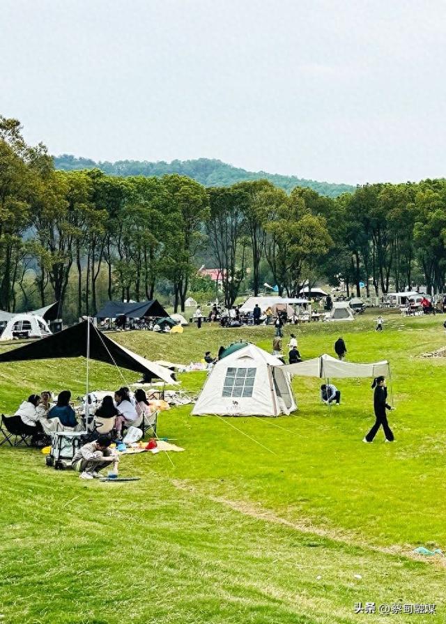 星空电影+秋日市集！“双节”牧川露营成市民“逃离喧嚣”新选择