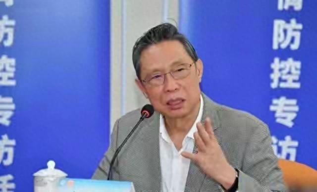 钟南山做梦也没想到，自己一把年纪的妻子，如今也开始为他争光了
