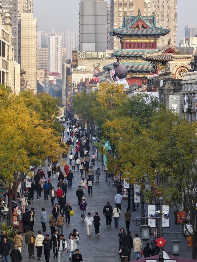 在太原钟楼街品味古今交融的烟火气