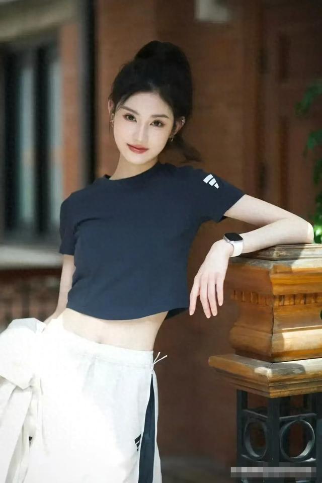 江苏传媒学院校花， 美的标致,美的标准,美的令人心醉！