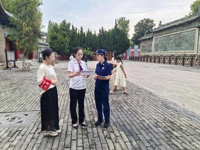 绿影壁社区开展襄王府景区消防安全宣传活动
