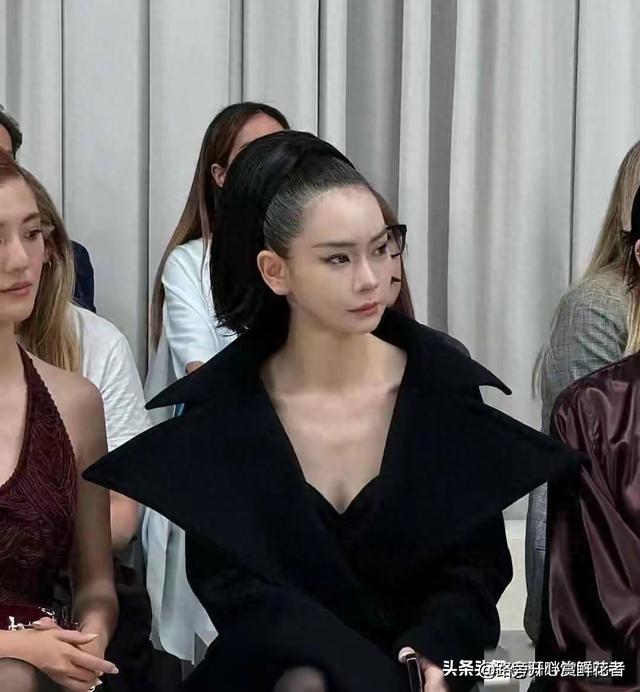 戚薇的头皮看着就疼，她为了美是真能忍