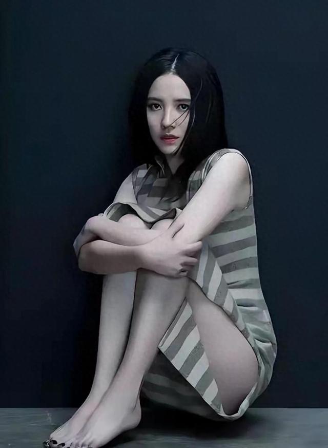 女导演逆袭记攻略（不炒人设不卖惨她靠3个笨方法逆袭）