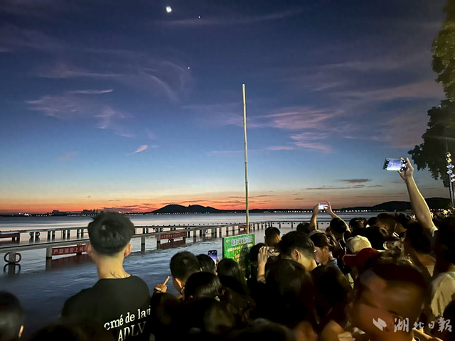 凌晨5点，东湖“醒”了