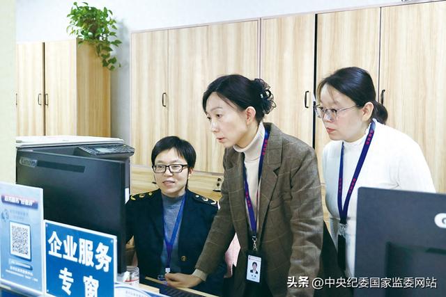 推动营商环境优化升级（回眸2025丨护航营商环境持续优化）