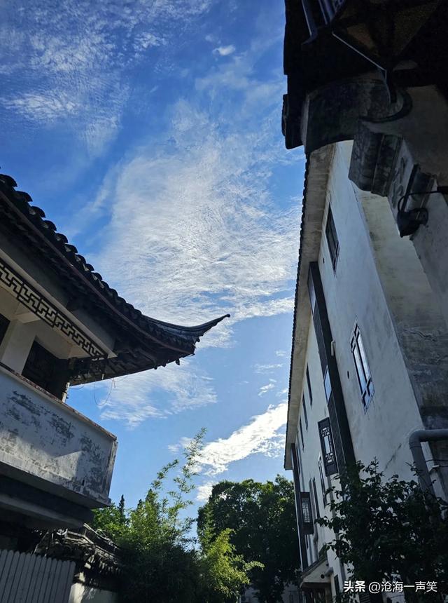第一水乡周庄的天空，时而晴空万里，时而宁静止水，时而白云飘飘