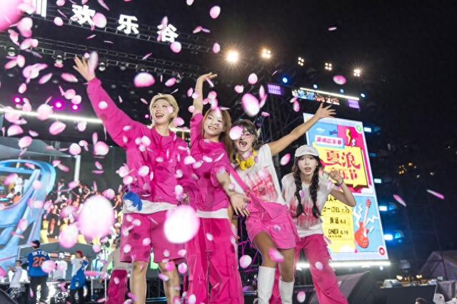 深圳旅游市场热度高涨，位列国内周边游目的地TOP10、亲子游目的地TOP8