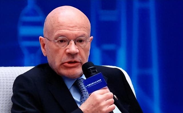 西方国家为什么都不喜欢中国？英国专家：中国有一个“老问题”