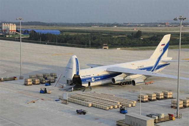 “航空支点”撬动开放河南