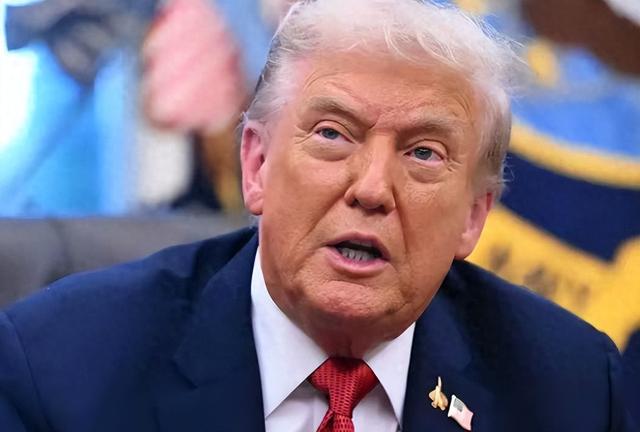 太炸裂了！特朗普是真急了，竟主动公布访华行程，并送上一份厚礼，中方的回应，只有9个字