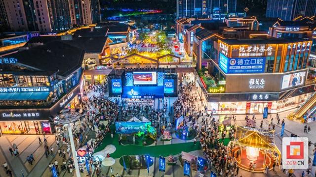 智能仿真恐龙“首秀”自贡 点亮文商旅融合新篇