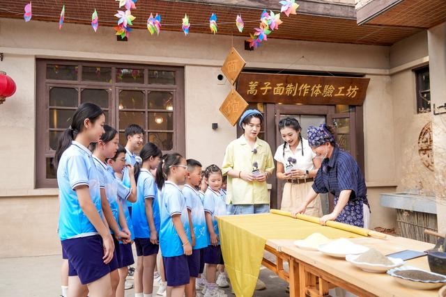 湖南广电《跟着课本去旅行》栏目取景黄羊古落，镜头聚焦非遗文化
