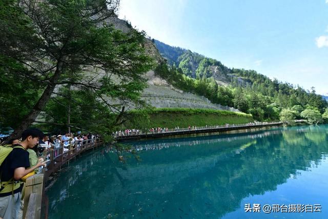 九寨沟：梦幻海子，人间绝色（图）