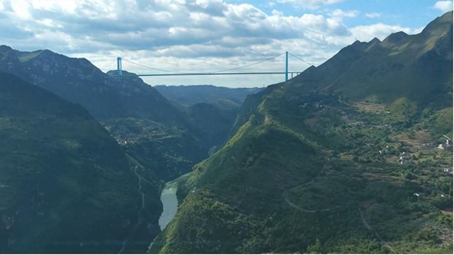 这个长假的“新晋顶流”！ 世界第一高桥迎国庆客潮