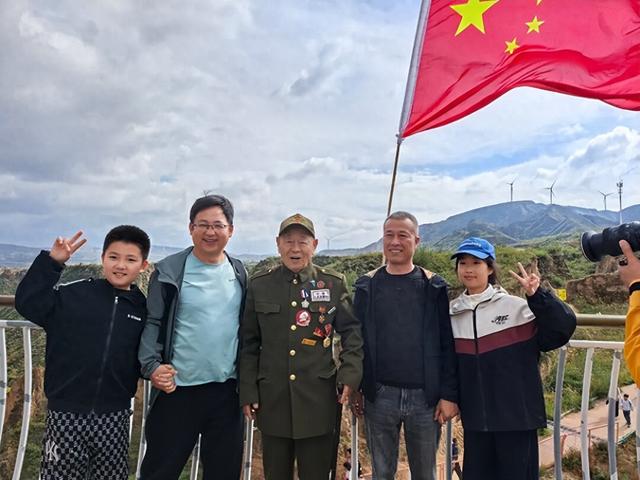 靖边波浪谷景区双节期间，主题宣传与服务提升获游客点赞