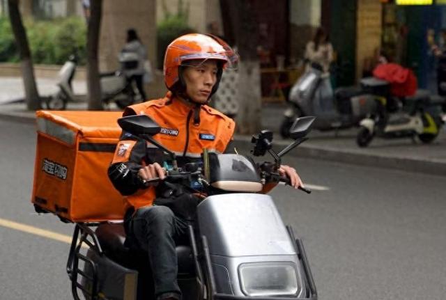 淘宝闪购宣布将为100万名骑士免费置换制服