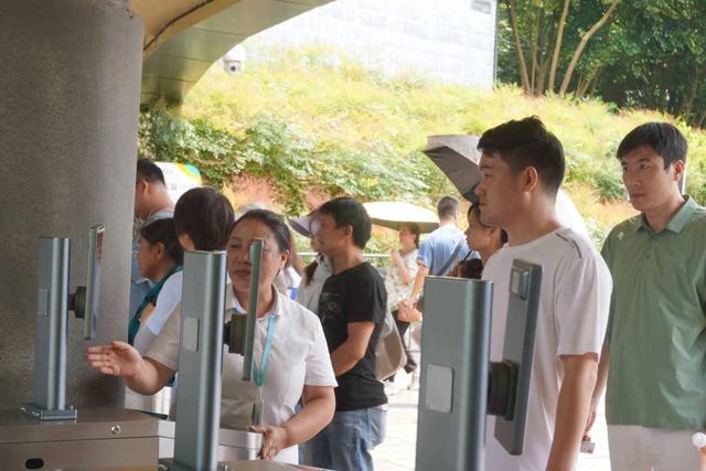 游客刷脸秒入景区 小程序蕴含大能量