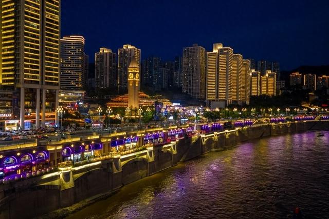 流光溢彩南滨路