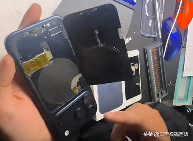 真的劝不住！第一批上车iPhone17Pro改卡的已经绷不住了