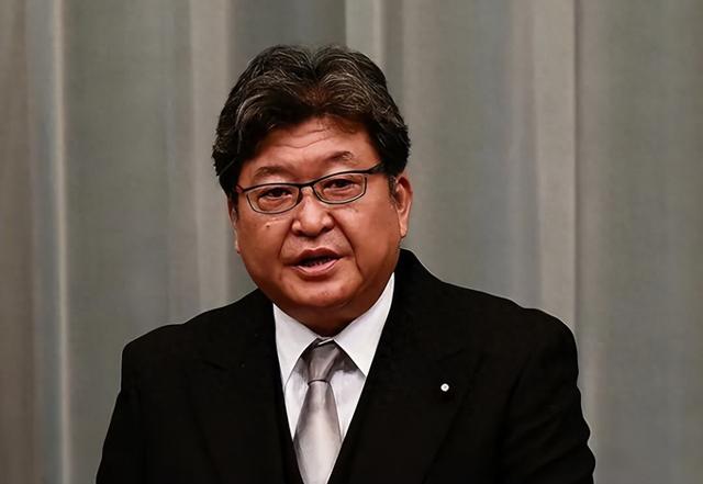 中方制裁大棒刚落下，30名日本议员窜台，日本右翼：必须对华强硬