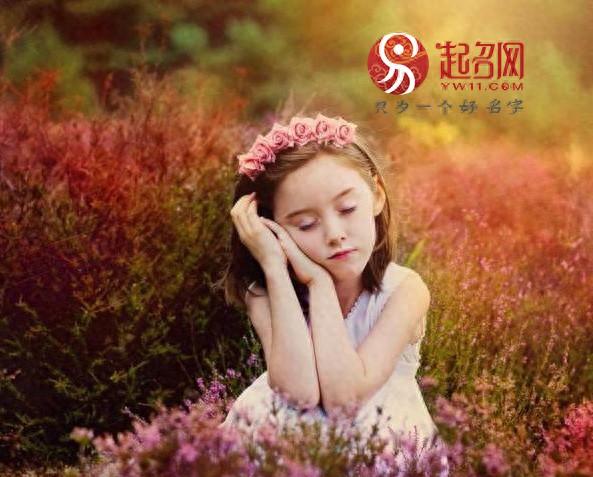 回眸一笑百媚生是啥意思（这里有回眸一笑百媚生的女孩美名）