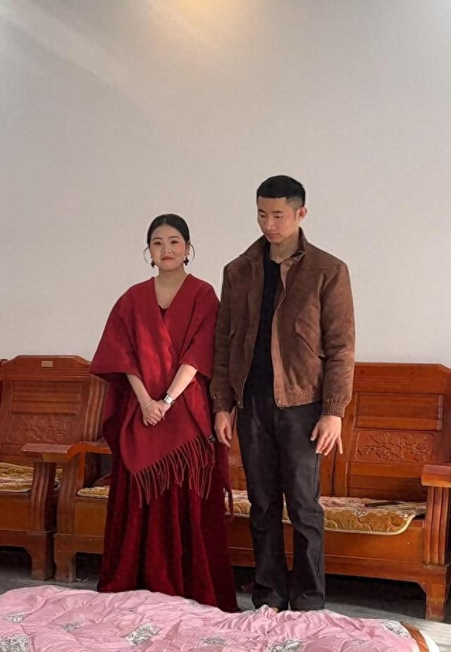 河北新娘因“天庭饱满”走红网络！乡村婚礼惊艳瞬间，尽显福气