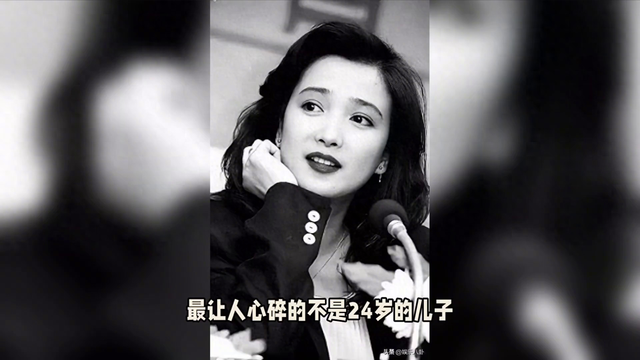 何晴告别仪式上的感人瞬间，泪目！