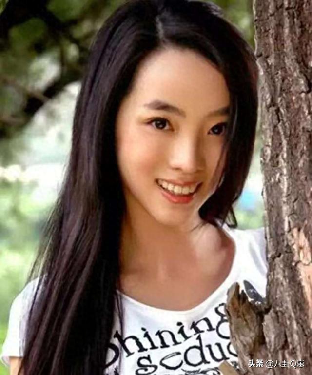 落地凤凰不如鸡？离开央视为钱奔波的李思思，走向了一条上坡路