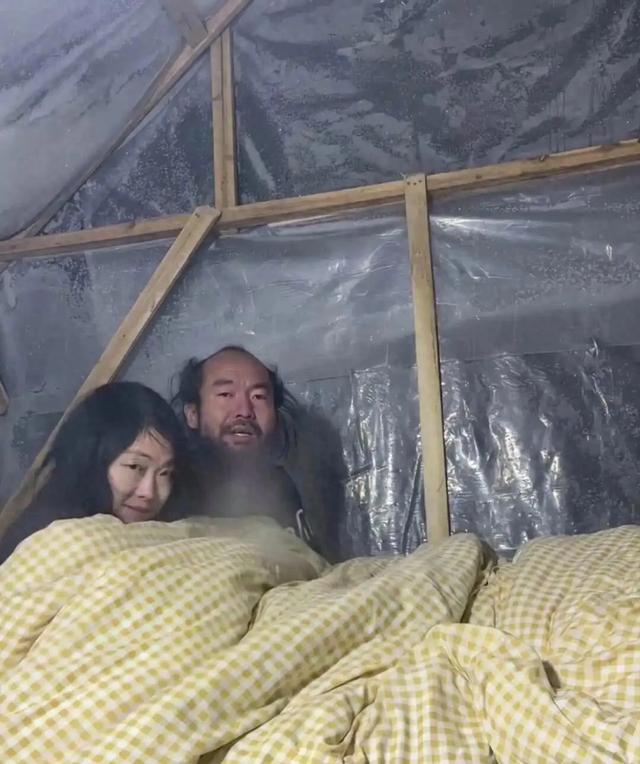 别傻了，徒步夫妻零下露营，根本不是真潇洒，是演戏