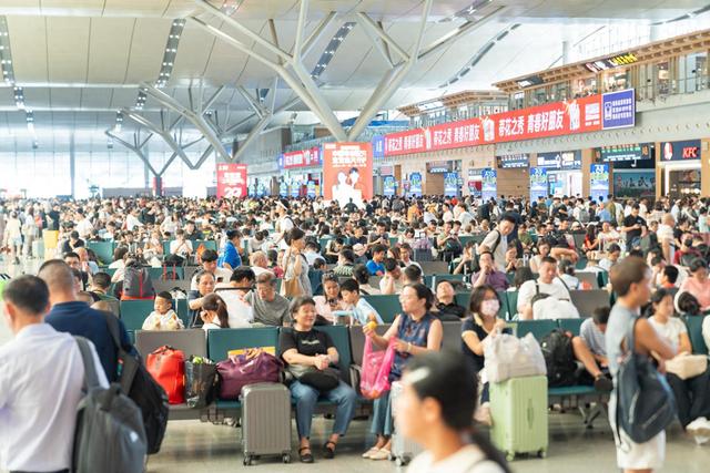 长沙人都爱去哪些地方避暑？长沙南站前往这些城市“避暑游”热度涨近30%