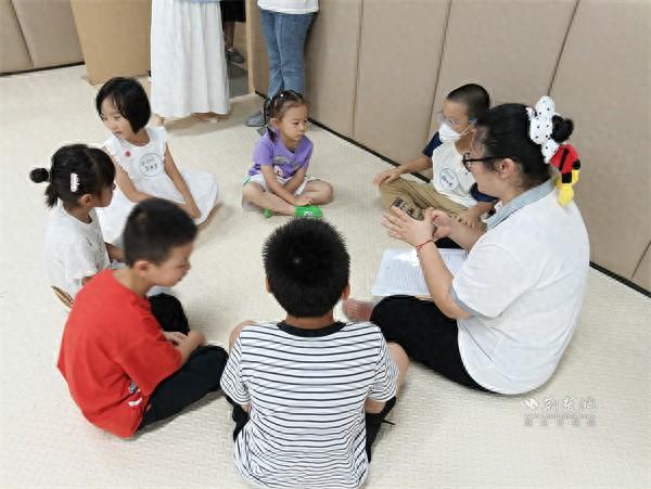 读书社区开展“童阅江城”文化体验活动，亲子共品江城故事