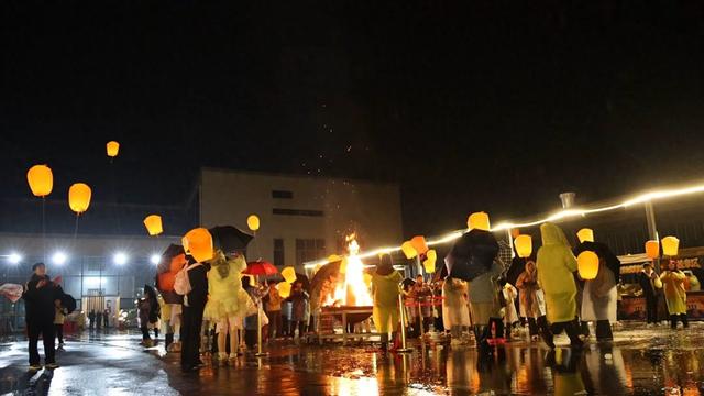 武冈举办2026年元旦迎新活动 市民游客共迎新年