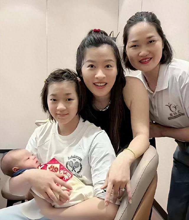 “跳水女皇”高敏谈新加坡世锦赛全红婵缺席：女子跳水运动员会面临生长发育这道坎，过程就像走钢丝一样