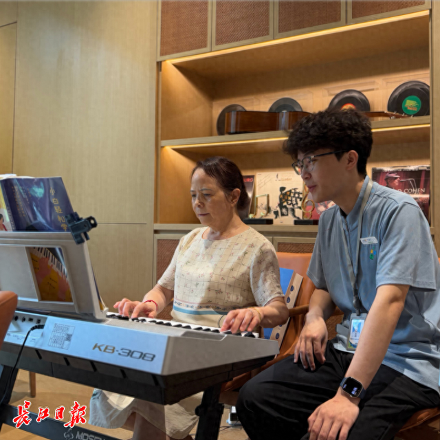 入职“快乐活动部”的年轻小伙：“陪玩”也是需要用心的事