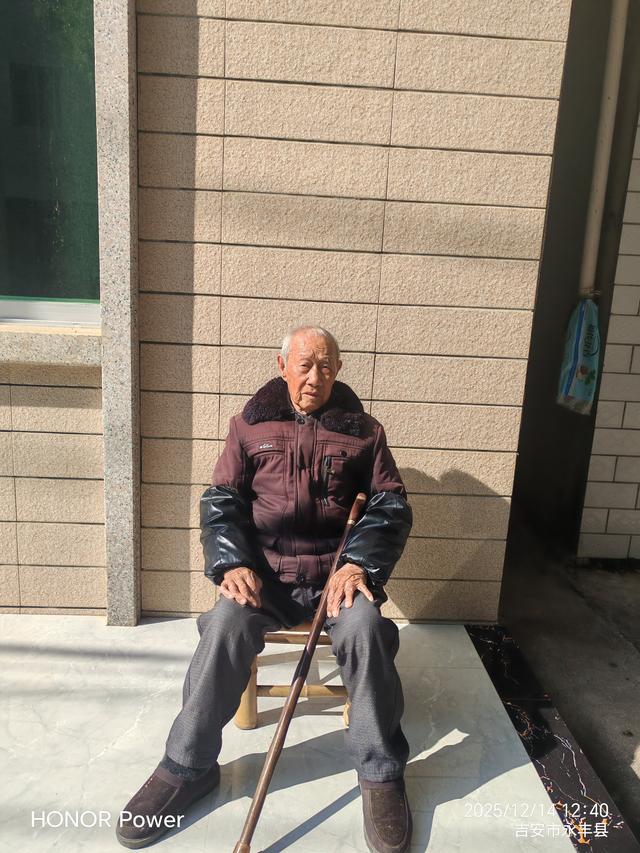 我的父亲：岁月铸就的坚韧脊梁