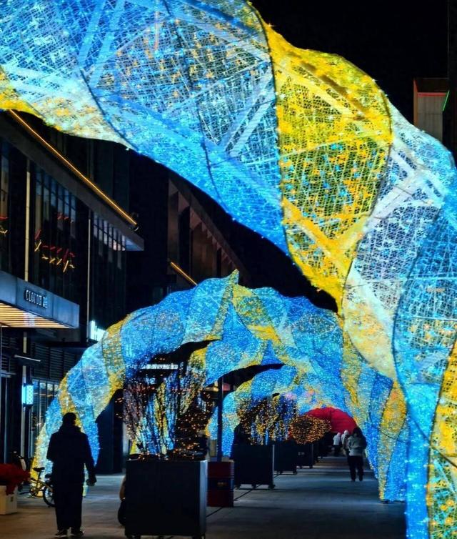 就在今天！青怡坊云琅童话光影街区将正式点亮