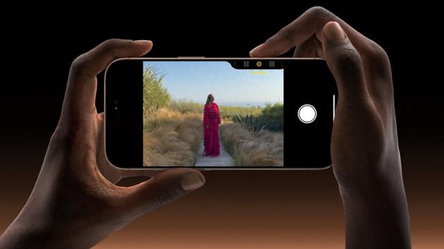 苹果又在搞事情？iPhone 18或将取消相机按钮，果粉们，你怎么看？