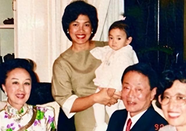 17岁赴港闯荡，49被枪杀，留给4妻15子半个铜锣湾，富过李嘉诚
