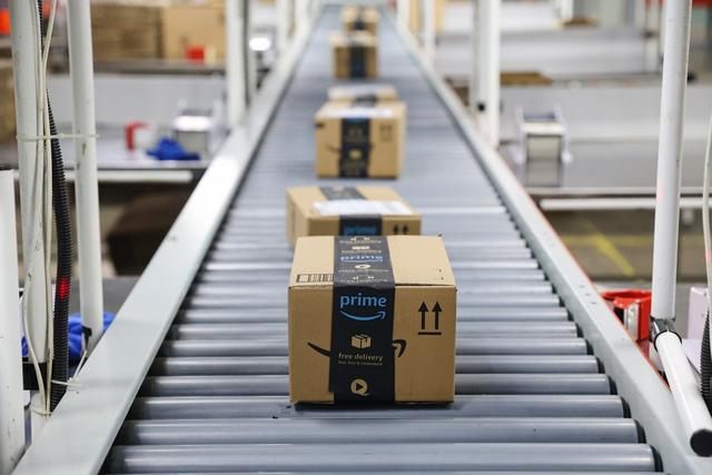 云业务增速创三年来最高，亚马逊预计遣散费达18亿美元