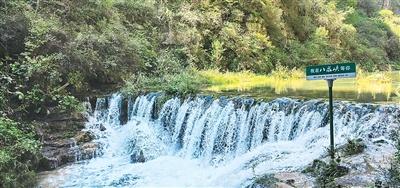 山水相逢涌八泉