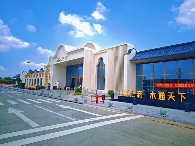 佛山首个！这个高速服务区成了“建筑博物馆”，司机师傅直呼“不想走”