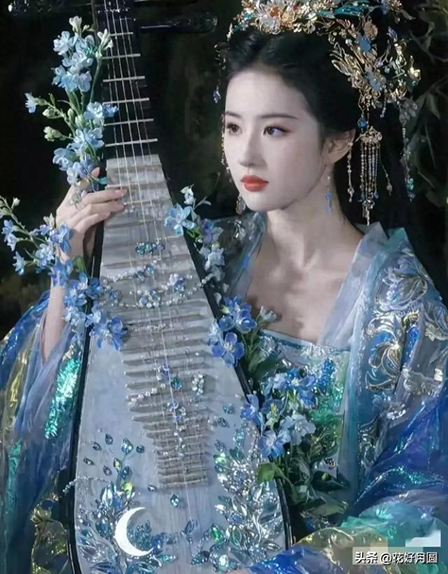 2025中秋晚会，神仙姐姐刘亦菲嫦娥造型惊艳全网，仙女下凡具象化