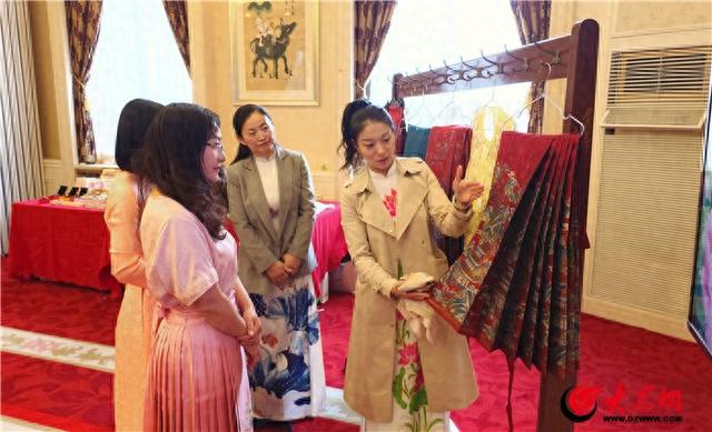 曹县汉服首次走进驻华大使馆 与越南奥黛实现“双向奔赴”