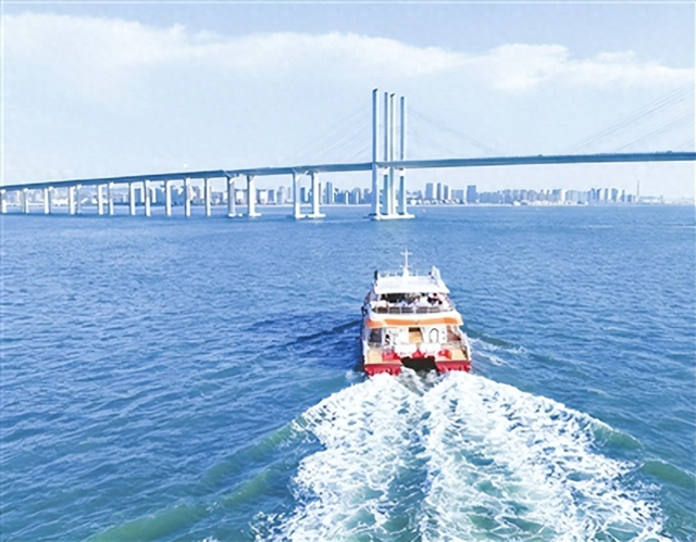突破百万元 开航即火爆！青岛“海上穿越大桥”新航线人气、船票销售两旺 助力海上旅游破局跃升