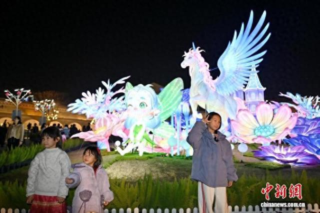 广东广州：2026年首届流溪烟渚新春灯会启幕